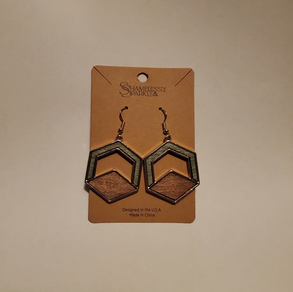 Shamelessly Sparkly Earrings - Picture 5 of 5